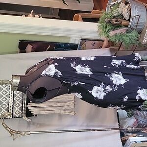 Kendall & Kylie Monochrome Floral Strappy Mini Dress M